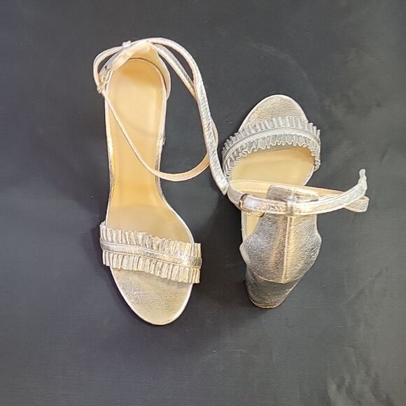 CHARLOTTE RUSSE POINTED TOE ADJUSTABLE BUCKLE ANKLE STRAP BLOCK HEEL SANDAL - Picture 9 of 13